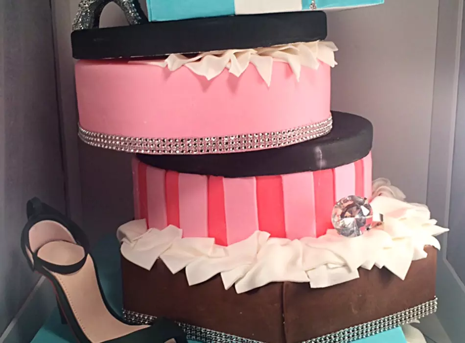Designer Gift Box Cake