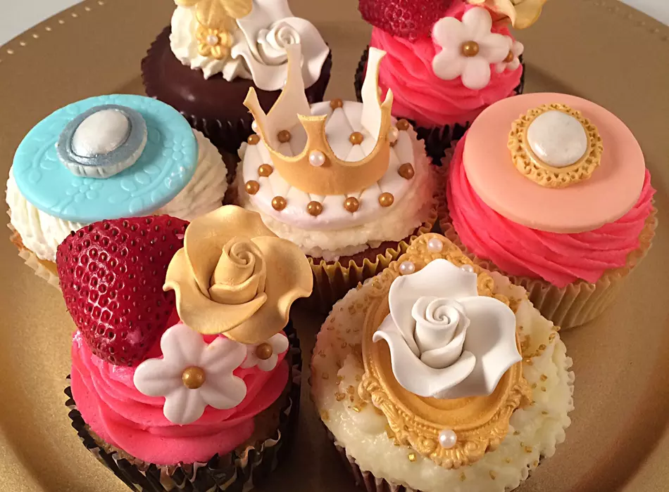 Marie Antoinette Wedding Cupcakes