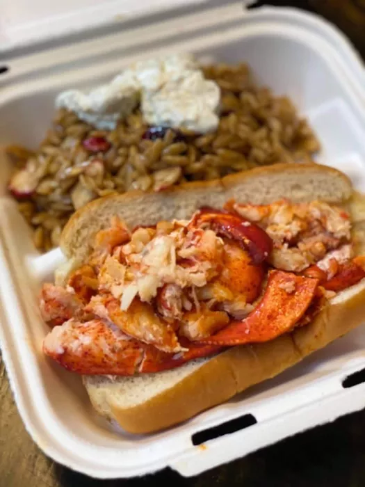 connecicut style lobster rolls