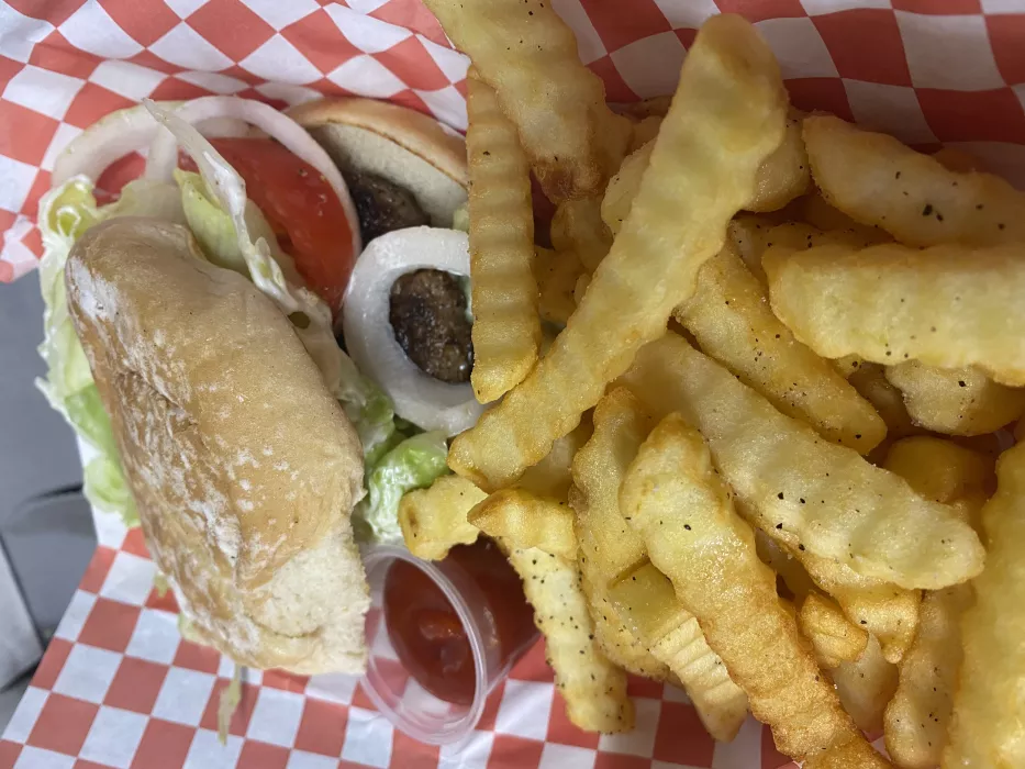 Hamburger w/ Fries