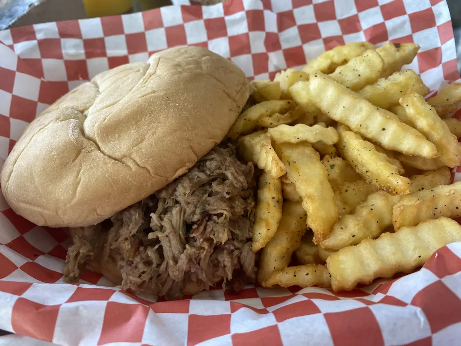 1/2 Lb Pulled Pork Sandwich W/ Fries