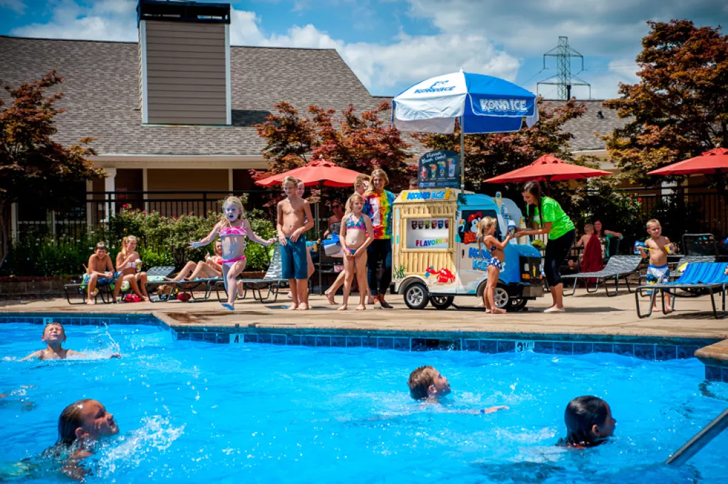 Kona Mini at pool